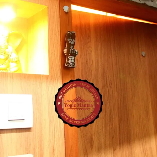 Vista 3 de Yogic Mantra Nazar Battu - Muñeco vudú para colgar en la pared de Shani Bahuli (tamaño aproximado de 4 pulgadas), muñeco vudú negro sagrado Nazar