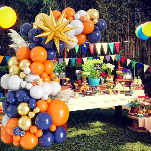 Vista 5 de Kit de arco de guirnalda de globos azules y naranjas, 107 globos de látex azul oscuro, blanco y naranja, lámina de estrella dorada para cumpleaños