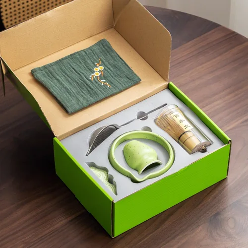 Vista 6 de Juego de té matcha japonés de 7 piezas, kit de matcha con cuenco de matcha (con boquilla de vertido), batidor de matcha, soporte para batidor Verde