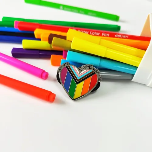 Vista 4 de Pines LGBTQ para bandera del orgullo, color arcoíris, esmalte duro, broches de metal, insignias divertidas ligeras para hombres y mujeres, niños