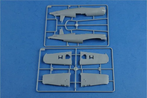 Vista 7 de Hobby Boss Kit de modelo de avión Corsair F4U-5, pequeño
