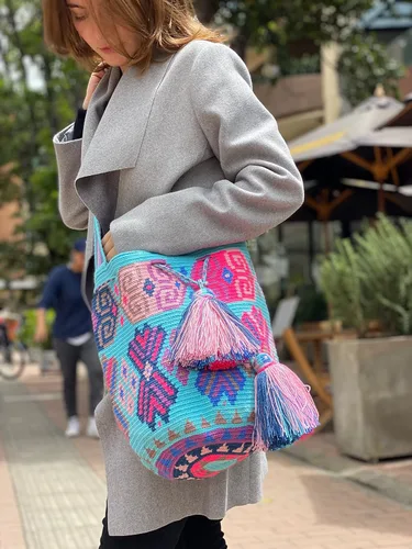 Vista 4 de Premium Wayuu Large Bag - 100% Original Colombian Mochila Wayuu - HandMade - Crocheted Tote Bag - Hand Woven