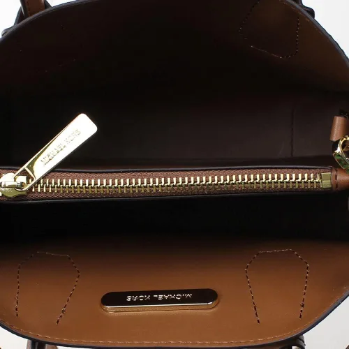 Vista 4 de MICHAEL KORS MERCER MESSENGER - Polvo de satén de cuerpo medio