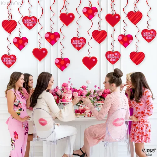 Vista 7 de KatchOn, Centros de mesa de San Valentín para mesas, grandes, paquete de 39 Decoración de corazones colgantes de San Valentín, centros de mesa