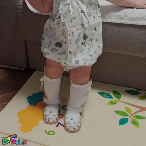 Vista 2 de Babelvit - Sandalias de bebé, niño niña, calzado cómodo de verano de alta calidad para playa, con moño floral, suela de goma antideslizante