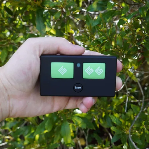 Vista 5 de Ghost Controls - Control remoto de 3 botones, resistente al agua, auténtico AXR1 para abridores de puerta automáticos
