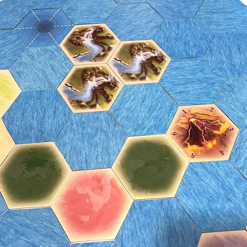 Vista 6 de Gold River Hex Scenario - Piezas de juego compatibles con las expansiones de Catan, Seafarers y Catan de Catan (3 hexagonales)