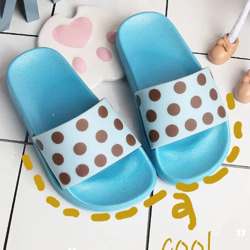 Vista 2 de Stylein Sandalias de diapositiva para niños y niñas, suaves y cómodas, de verano, para interiores y exteriores, piscinas, playa o baños.