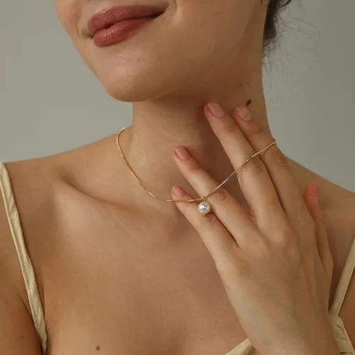 Vista 5 de Collares de perlas para mujer, gargantilla de oro simple chapado en oro de 14 quilates, collar de perlas de oro delicado, collar de cadena de perlas