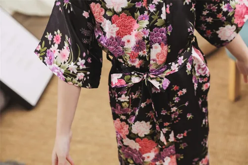 Vista 4 de Bata de kimono floral de flores de cerezo, bata de seda para fiesta nupcial, camisón para niñas