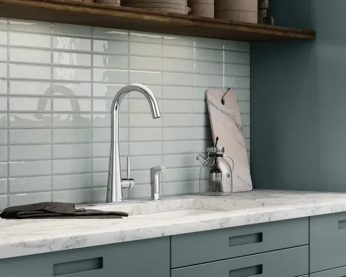 Vista 2 de Moen 7870 Elegante grifo de cocina de arco alto con rociador lateral, cromado