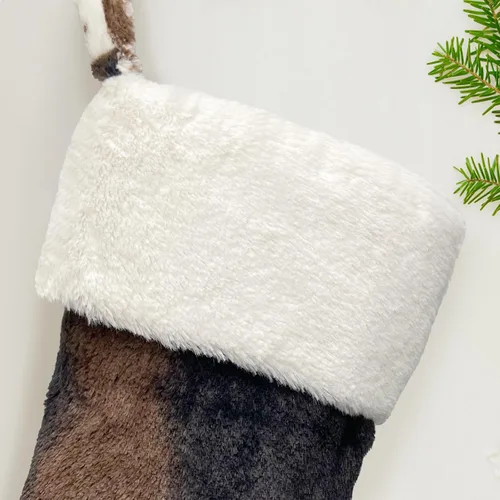 Vista 2 de Medias de Navidad de felpa personalizadas, paquete de 1 unidad, medias de Navidad grandes de piel bordada de 20 pulgadas, medias personalizadas