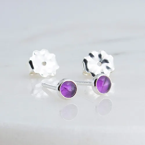 Vista 11 de Aretes pequeños de plata de ley para cartílago, tragus, hélix, múltiples piercings hipoalergénicos, piedra natal para mujer, juego de bisel