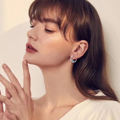 Vista 2 de Aretes de aro con cruz para mujer, plata de ley 925, con concha de abulón, regalos para mujeres y niñas