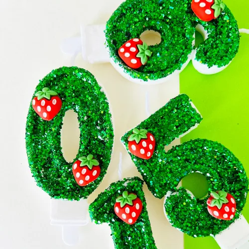 Vista 4 de Velas de cumpleaños 0, vela de número verde con fresa, linda vela de número de cumpleaños para suministros de fiesta de pasteles número 0 Green-0