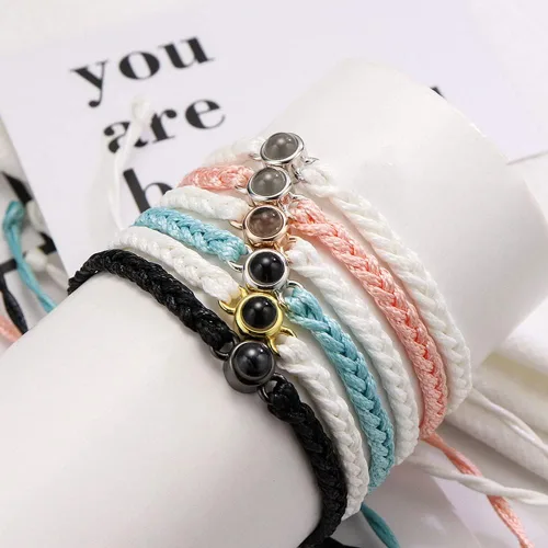 Vista 6 de guk Pulsera de proyección de fotos personalizada, ajustable, pulsera de fotos circular personalizada con texto en inglés "I Love You", pulsera
