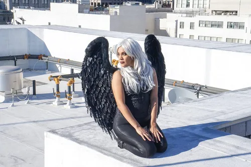 Vista 4 de Zucker Alas de ángel negras - Alas de plumas naturales grandes para adultos para disfraces de demonio diablo y maléfica o cosplay