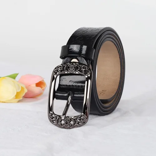 Vista 186 de Cinturón de cuero clásico con hebilla de metal para mujer con vestido de jeans