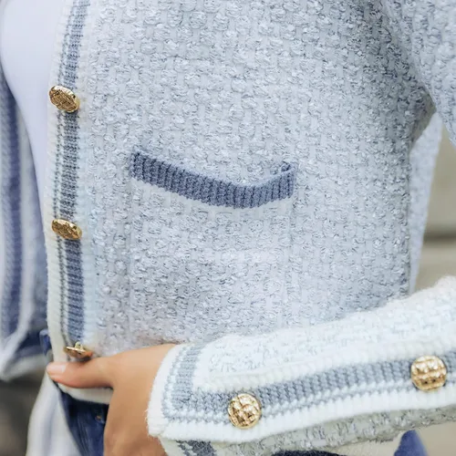 Vista 2 de URBAN REVIVO Women's Casual Cardigans Open Front Cardigan Pearl Button Slim Fit Vintage Long Sleeved Cropped Sweater Outwear