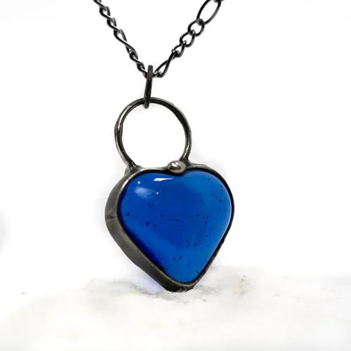 Vista 33 de Handmade Glass Chunky Heart Necklace
