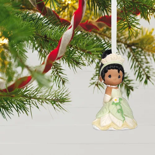 Vista 6 de Hallmark Keepsake Adorno de Navidad 2022, Disney Precious Moments La Princesa y la Rana Tiana, Porcelana Princesa Tiana