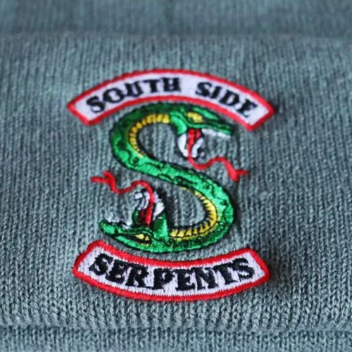 Vista 3 de CIVFCRT Jughead Jones Hat TV Movie Fashion Adult Riverdale Beanie Cap Winter Knitted Embroidery Hat and Decorative Snake Necklace Cosplay-Black