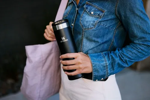 Vista 5 de STANLEY Transit FlipTop - Taza de viaje para café a prueba de fugas, acero inoxidable aislado al vacío, se mantiene caliente o fría durante horas