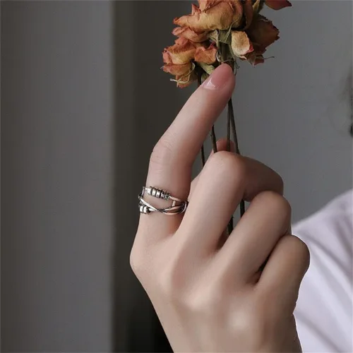 Vista 4 de JILIYUPA Juego de 9 anillos antiansiedad con cuentas para mujer, anillo plateado antiansiedad, anillos antiansiedad para hombres y mujeres, anillos