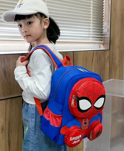 Vista 3 de Da rienda suelta a tu héroe interior con la mochila 3D elegante, funcional y heroica, L