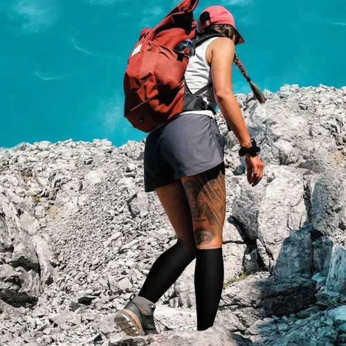 Vista 2 de Calcetines de compresión para mujeres y hombres 8 pares calcetines ideales para correr deportes senderismo viajes en vuelo embarazo