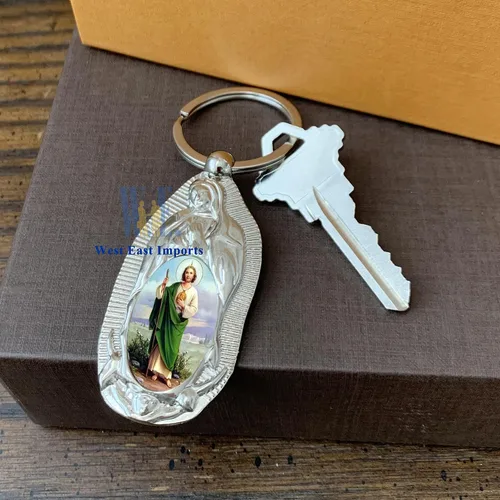 Vista 6 de 12 piezas de anillo de metal de San Judas Keychian favores de bautismo para niños y niñas Recuerdos de Bautizo San Judas (Wht)