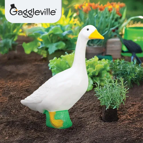 Vista 2 de Estatua oficial de Gaggleville Porch Goose Baby - Encantadora 17" al aire