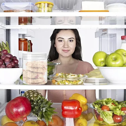 Vista 5 de Paquete de 20 tarros de plástico transparente de 4 onzas con tapas, recipientes de almacenamiento recargables de boca ancha de 3.9 fl oz