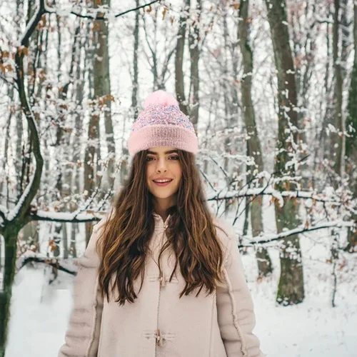 Vista 4 de Gorro de invierno para mujer, gorro de punto con piel sintética extraíble, pompón y lentejuelas