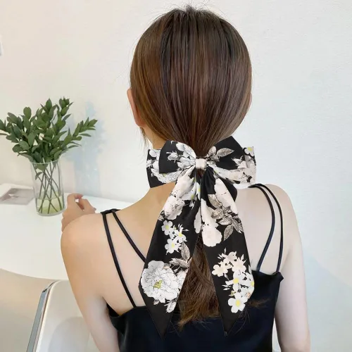 Vista 3 de Pinzas grandes para el pelo para mujeres y niñas, clip de cinta de pelo de cocodrilo floral grande, lazos de cinta negra larga con lazo grande flor