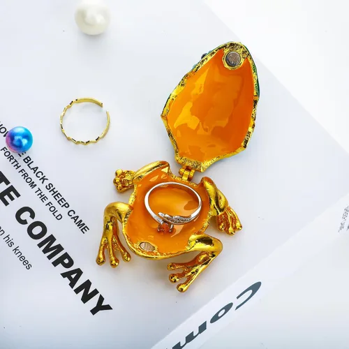 Vista 4 de YU FENG Caja de baratijas de rana con corona de cristal, con bisagras, figura de rana coleccionable, soporte de anillo decorativo pintado a mano