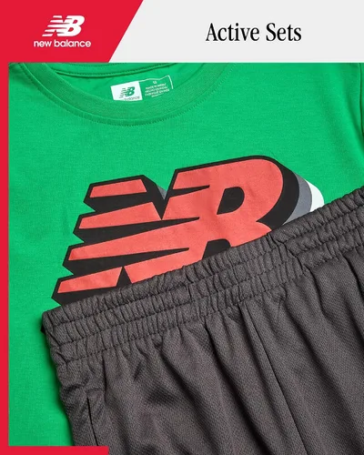 Vista 2 de New Balance Conjunto de pantalones cortos activos para niños, 2 piezas de camiseta de rendimiento atlético y pantalones cortos de gimnasio activo