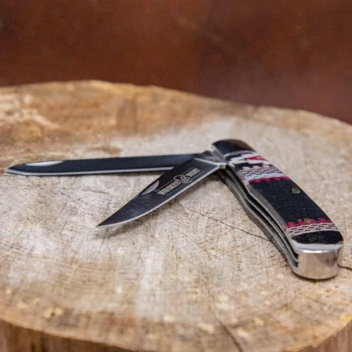 Vista 5 de WHISKEY BENT HAT CO. Navaja de bolsillo plegable tradicional Trapper de 4.125 pulgadas, longitud cerrada, cuchillas de acero inoxidable 440C (azteca)