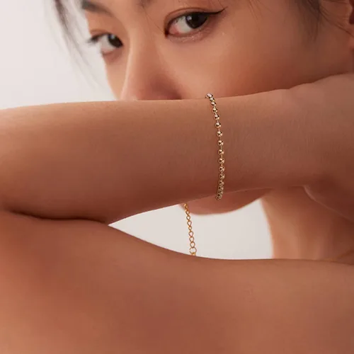 Vista 3 de FINREZIO 6 pulseras de cadena de oro para mujer, pulsera cubana con cuentas de eslabones de clip de papel, pulsera de cadena de cable grueso