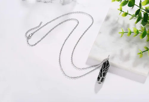 Vista 3 de XIANNVXI Collar con colgante de luna creciente envuelta en alambre con forma de árbol de la vida Collar con piedras de cristal curativo de reiki