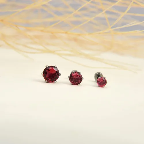 Vista 5 de Juego de 12 pares de aretes de tuerca de acero inoxidable quirúrgico chapados en oro de 18 quilates, parte trasera plana con rosca trasera