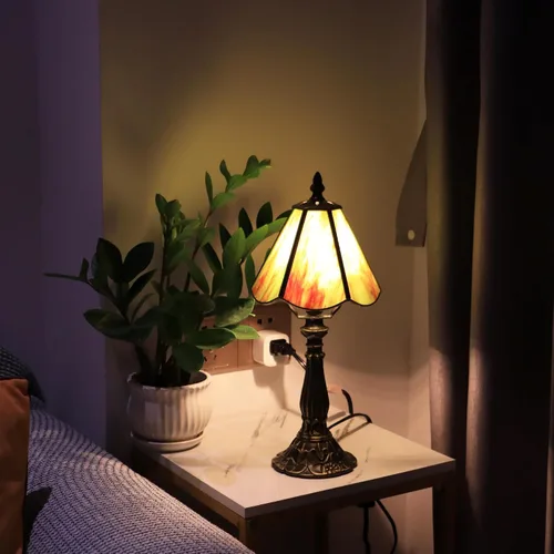Vista 7 de Small Tiffany Style Table Lamp Amber Green Stained Glass Lamp 14 Inch