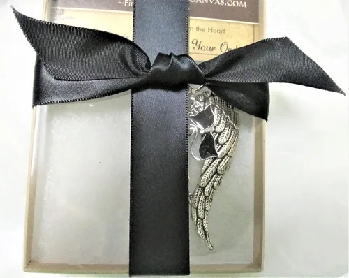 Vista 5 de Pet Memorial Keepsake Angel Wings with Black Cat Charm Ornament