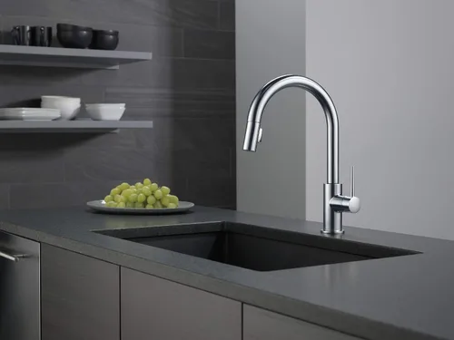 Vista 5 de Delta Faucet Trinsic - Grifo de cocina de níquel cepillado, grifos de cocina con rociador extraíble, grifo para fregadero de cocina con acoplamiento