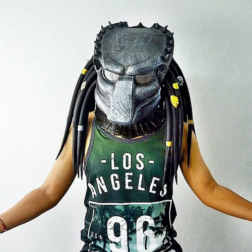 Vista 2 de Máscara de depredador alienígena de Halloween, máscara de látex AVP aterradora para fiestas, cosplay de películas y juegos de rol