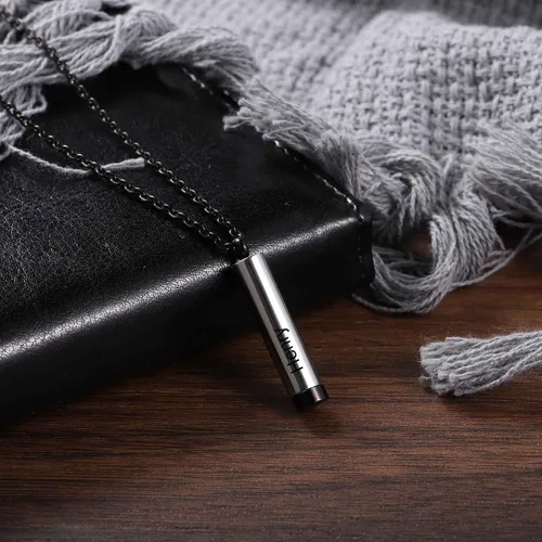 Vista 7 de Collar con Mensaje Secreto Collar de Barra Grabado Personalizado para Hombres Joyería con Mensaje Oculto y Significado Regalo de Acero Inoxidable