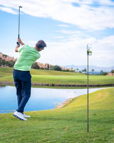 Vista 4 de Monopod y trípode para selfie stick para grabar golf swing ayuda de entrenamiento, palo de película de golf magnética ajustable de aluminio