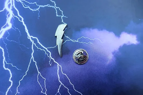 Vista 6 de Jim Clift Design Pin de solapa Lightning Bolt