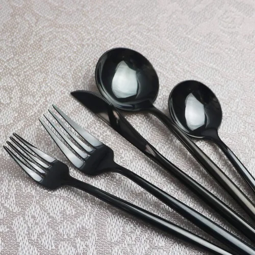 Vista 4 de Juego de cubiertos portátiles, juego de cubiertos de 5 piezas, acero inoxidable 18/10, pulido de espejo, negro, utensilios modernos y elegantes