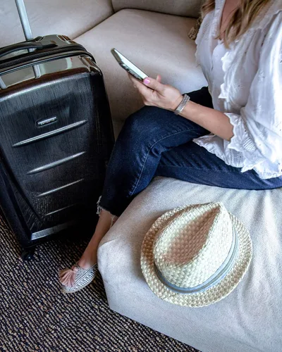 Vista 5 de Samsonite Winfield 2 Equipaje rígido con ruedas giratorias, Maleta de mano de 20 pulg.